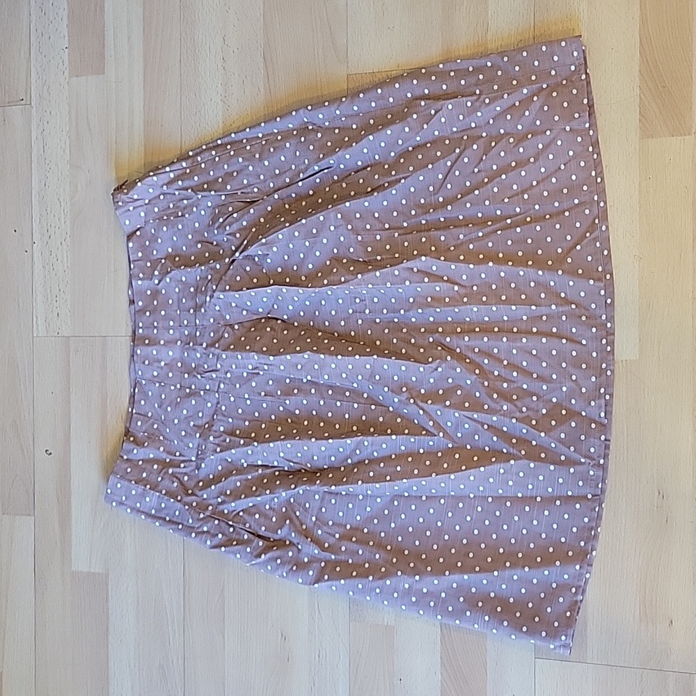 NWT,LOFT skirt, size 6, white and tan polka dot 21 Inches Long